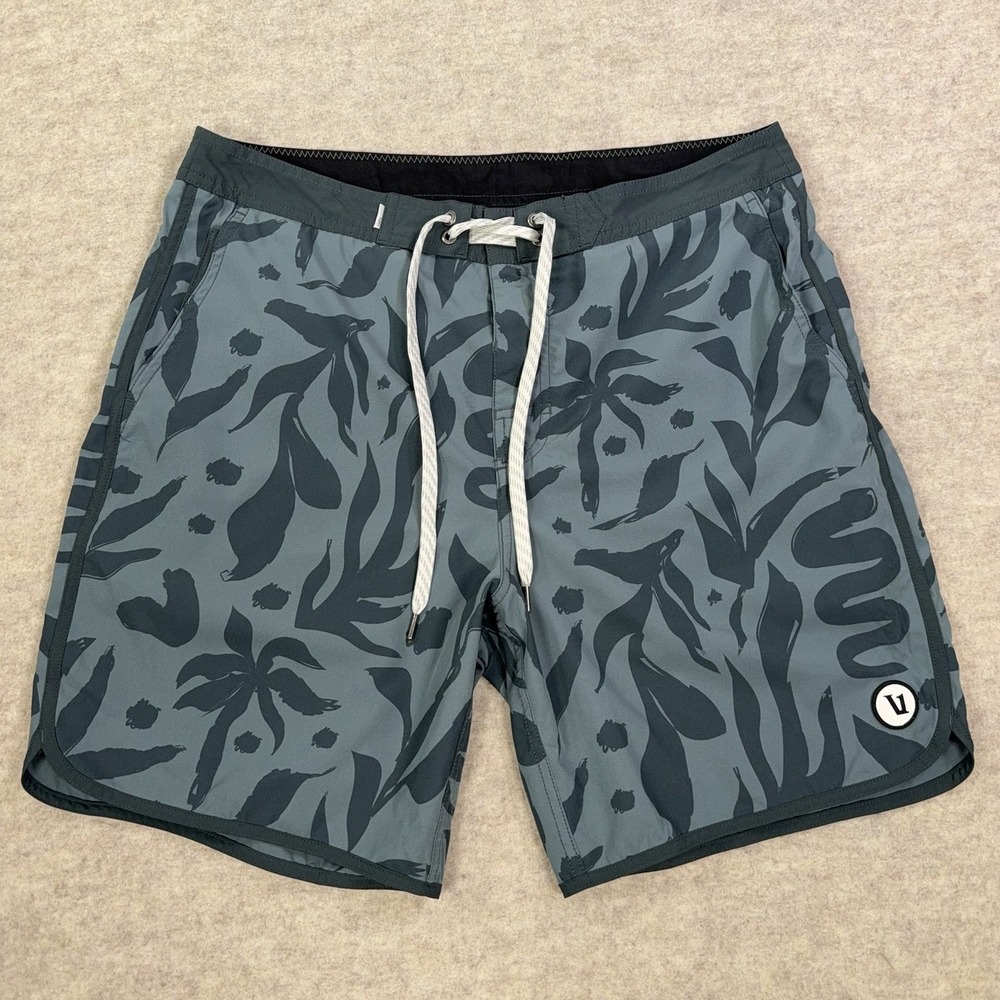 Vuori Cruise Board Shorts Mens 32 Green Floral Print 7" Inseam Hybrid Swim V#314